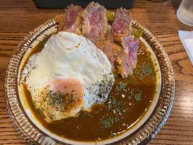牛カツカレー 目玉焼きトッピング 3辛