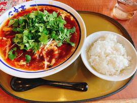 酸辣湯麺 激辛、パクチー増し