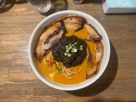 ブラックラーメン 1.超控えめ、2.控えめ、3.やや控えめ、4.普通(激辛)、5.中辛(超激辛)、6.大辛(超超激辛)、7.地獄五丁目(極限)