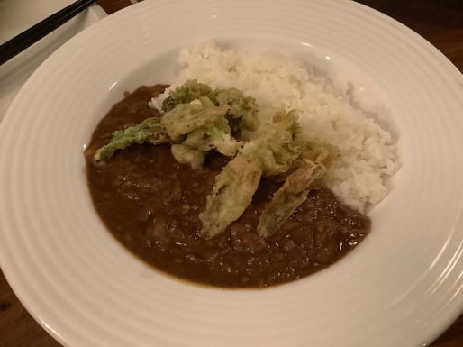 牛すじとふきのとうのカレー