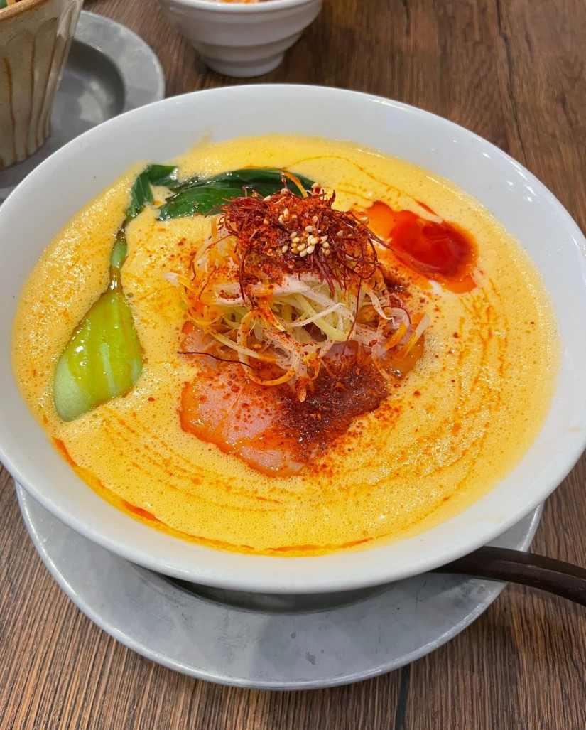 鶏担々麺
