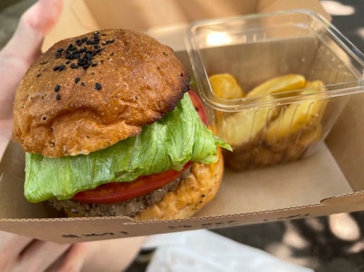 ブッドジョロキアチーズバーガー 1辛