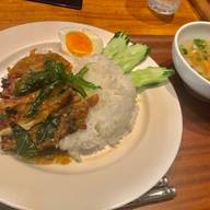 チェンマイガパオ