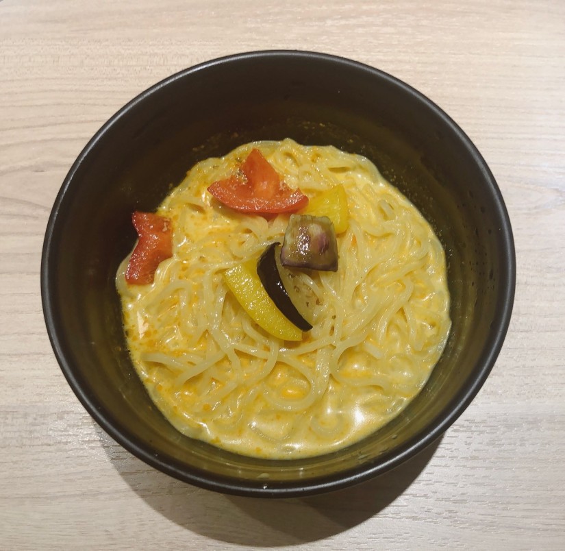 夏野菜の冷製カレーラーメン