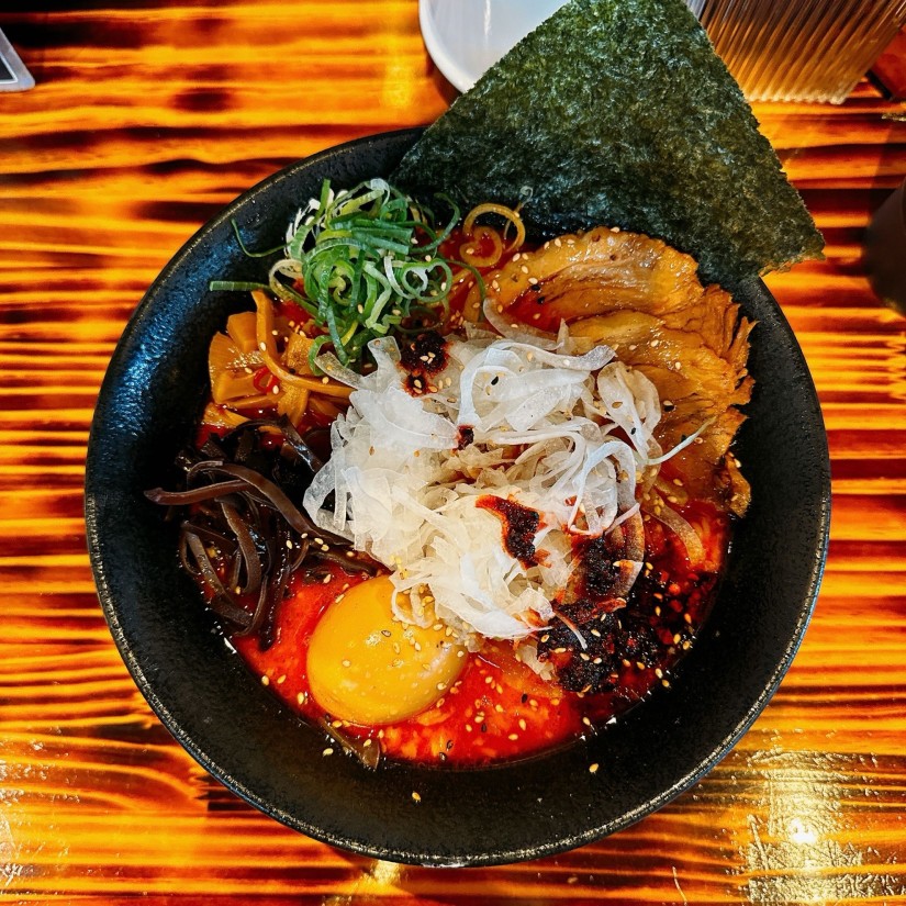 魚辛豚骨 塩 痛辛