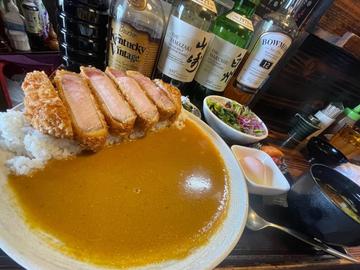 三元豚の厚切ロースカツカレー (辛口)