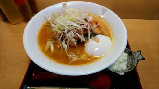 味噌キムチラーメン(温玉、にんにくペーストトッピング) ピリ辛