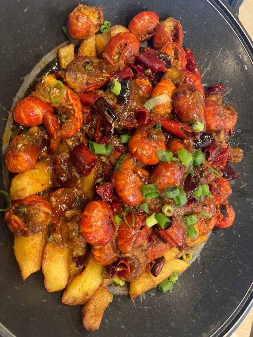 ザリガニの唐辛子炒め煮