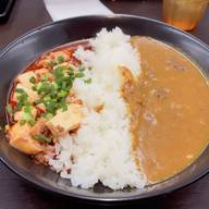 麻婆飯とC&Cカレーの合盛り