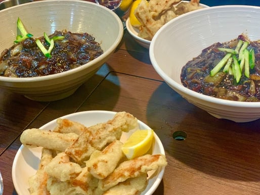 ジャージャー麺