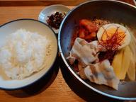 ピリ辛ビビン麺