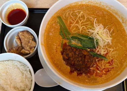 胡麻香る四川風担々麺 3辛