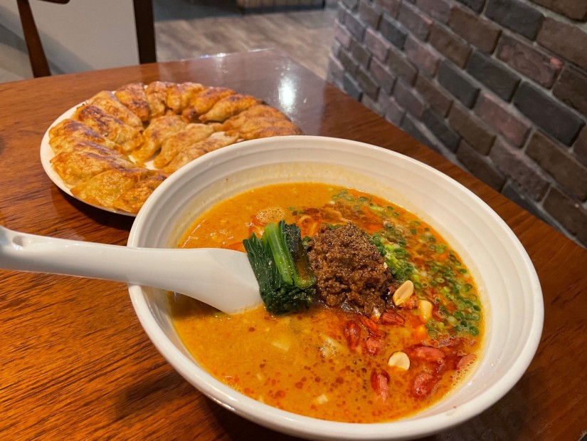 本格四川担々麺＋円盤餃子