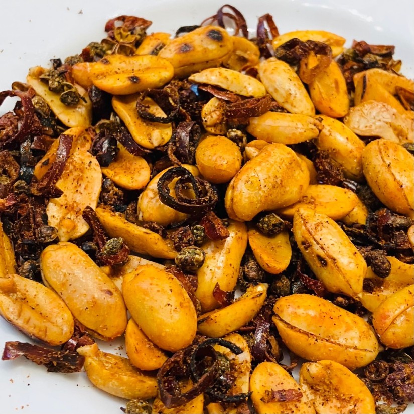 お通し　麻辣ピーナッツ