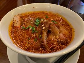 排骨坦々麺 中華っぽい辛さ