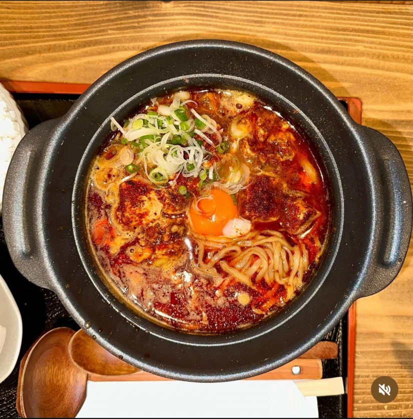 鍋焼きマーボー麺 オモイッキリカラクシテクダサイ