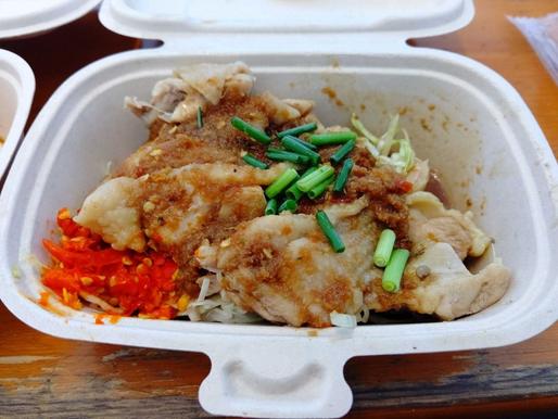 蒸し鶏と自家製激辛ソース 激辛