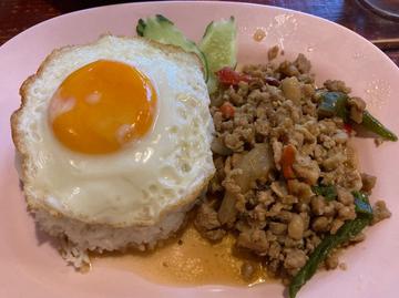 カオガパオ（鶏肉のバジルご飯）