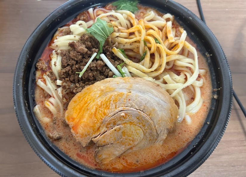 金ゴマ担々麺（汁あり） すごくシビレル 激辛