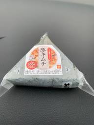 いつものおにぎり 豚キムチ