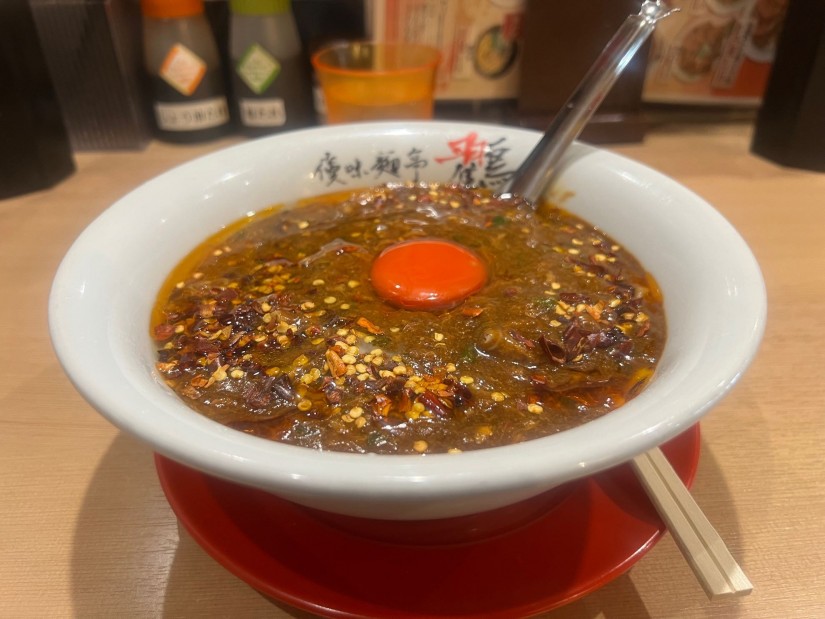 フェニックス〜濃厚旨ホルモン餡掛けラーメン〜