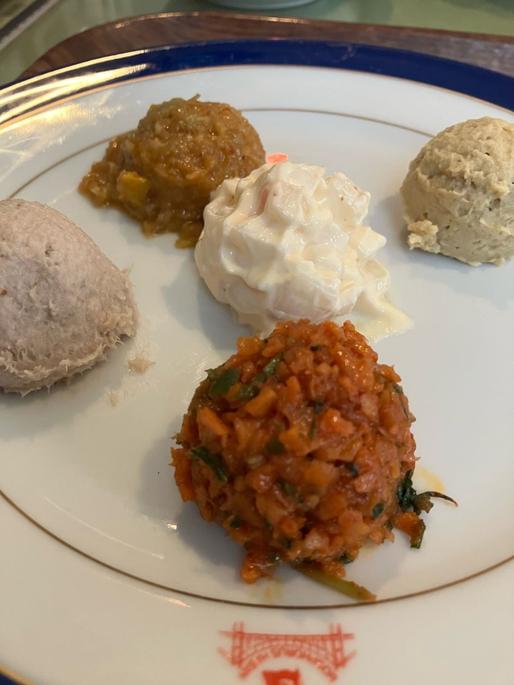 辛い野菜のペースト アジル エズメ