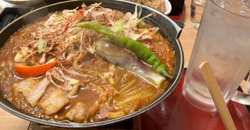 野菜入りスーパー激辛味噌煮込みうどん