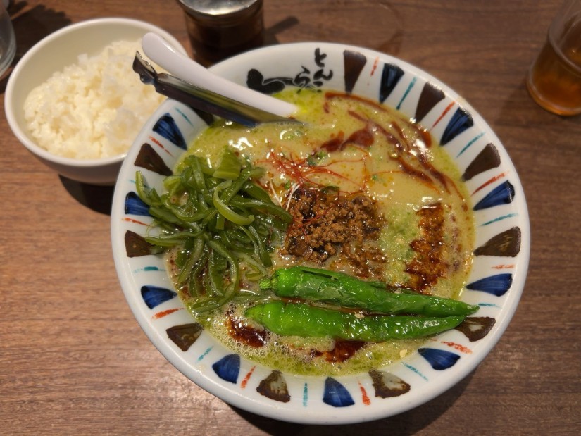 青唐辛子の緑の担々麺