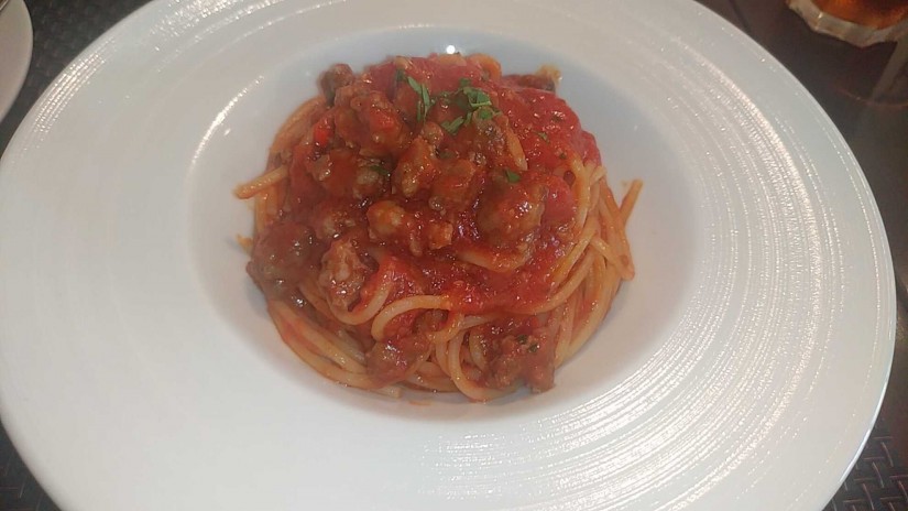 秩父ホエー豚のサルッチャ入りアラビアータ ナーガモリッチ入り