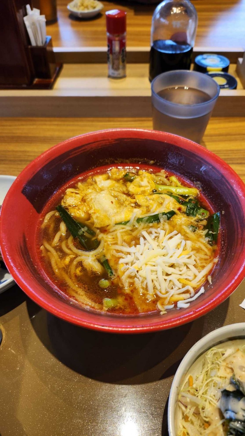 たっぷりチーズ辛うま麺