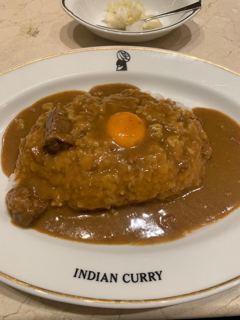 インデアンカレー 　タマゴ入り、ルー大盛り