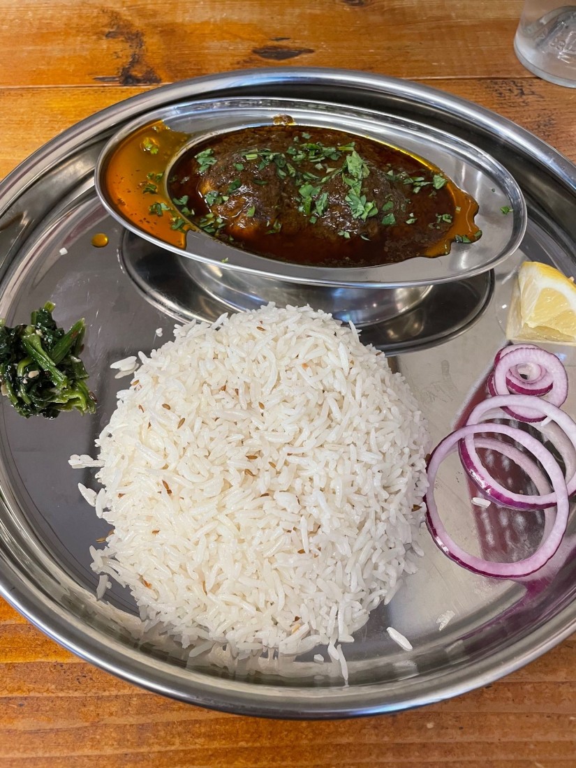 モモ(肉まん)カレー