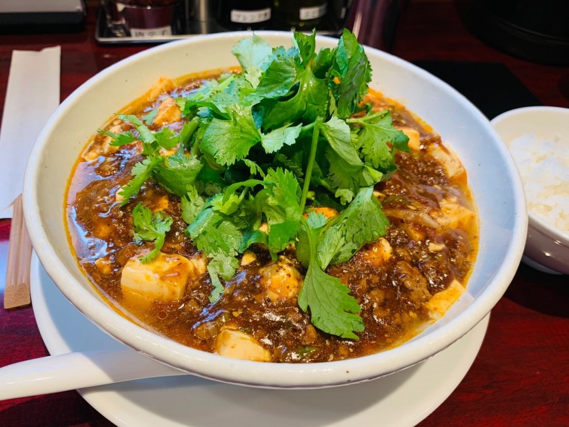 パクチー麻婆麺 普通（2辛）