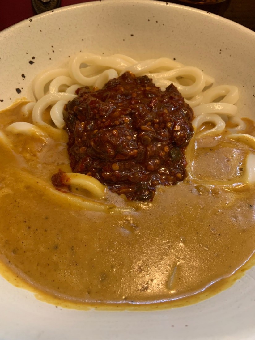 赤のカレーうどん