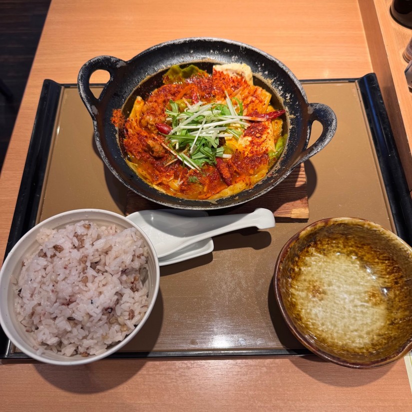 痺辛・麻辣火鍋定食