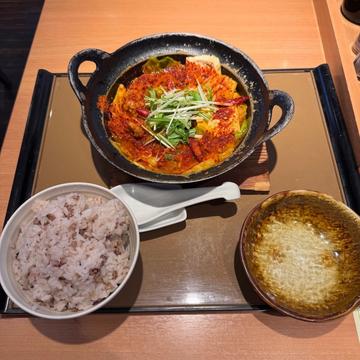 痺辛・麻辣火鍋定食