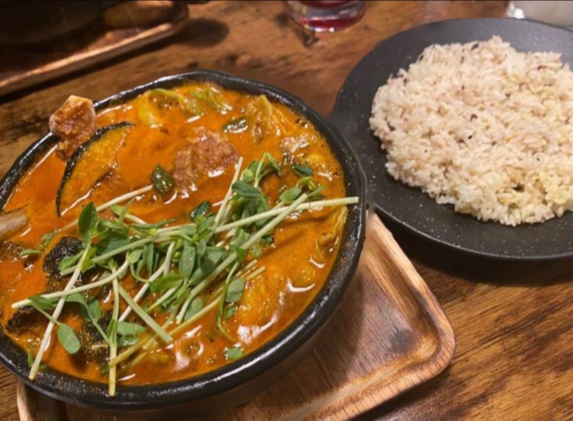 フライドチキン、エビスープ 辛さ10（青唐辛子）