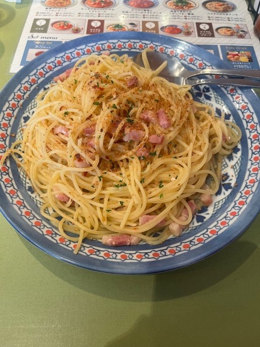 熟成ベーコンのペペロンチーノ