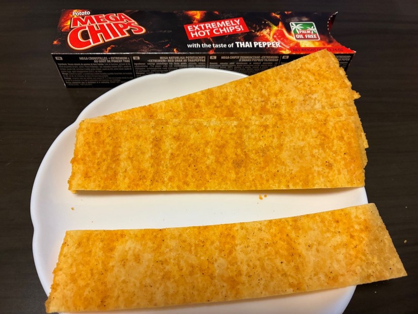 ポテトメガチップス 激辛タイペッパー