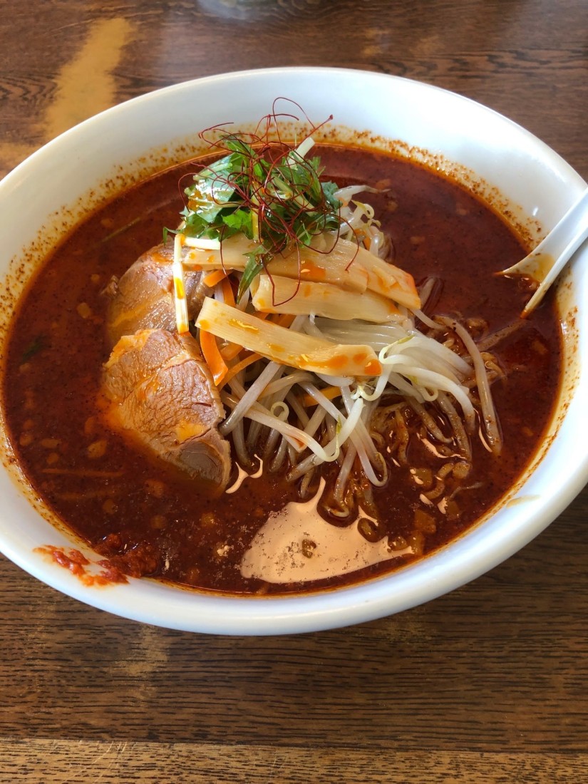 激辛ラーメン 挑戦的辛さ