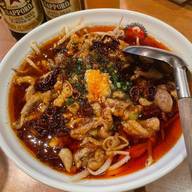 ホルモンの激辛煮込み 辛さ増し100円