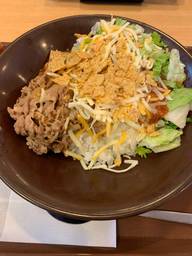 牛あいがけタコライス