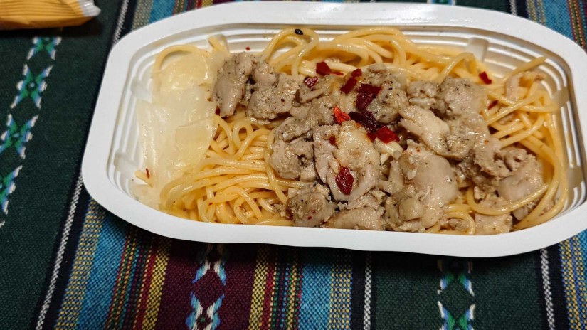 チキンたっぷりペペロンチーノ