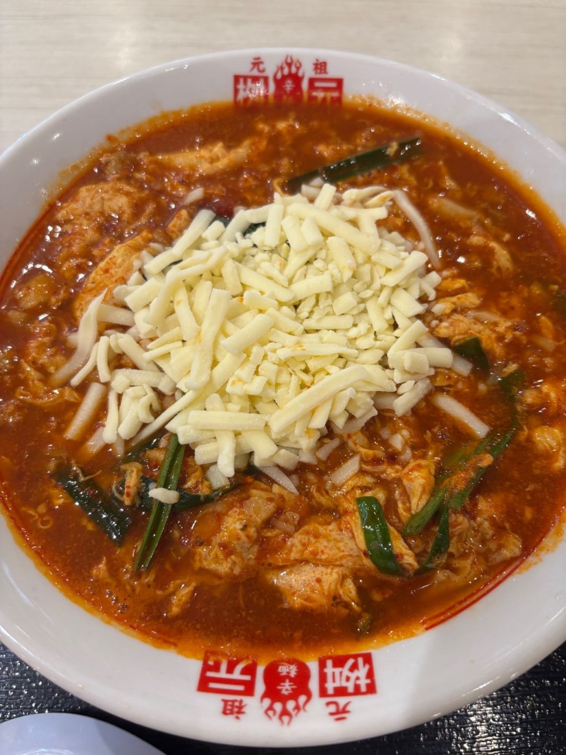 トマト辛麺3辛チーズトッピング 3辛