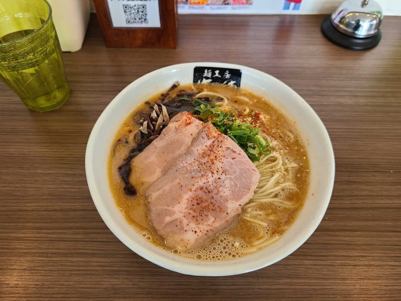 赤豚骨ラーメン