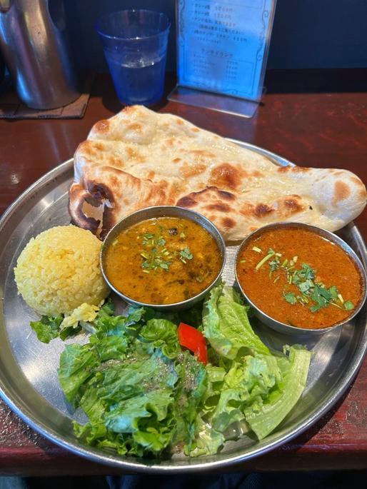 ランチ２種類のカレー（チキンキーマ、ラム） チキンキーマは中辛、ラムは辛口