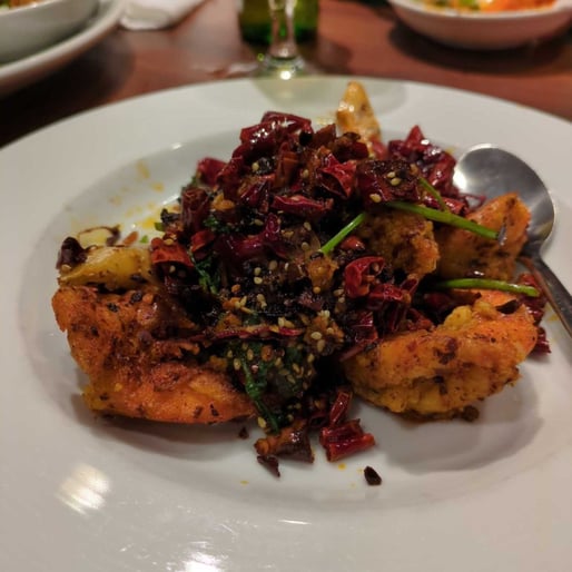 殻付海老のピリ辛香ばし揚げ