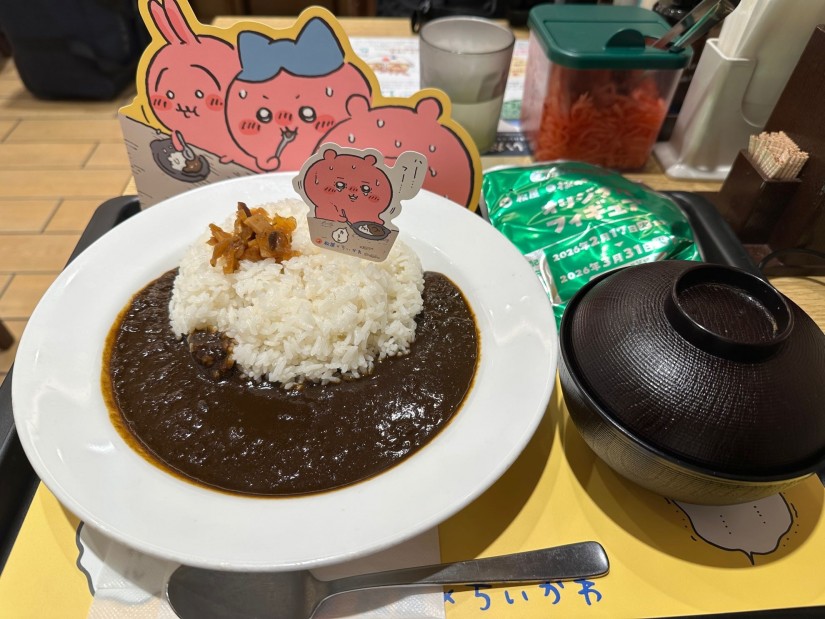 ちいかわの鬼辛カレー