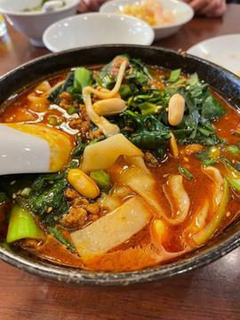 麻辣刀削麺