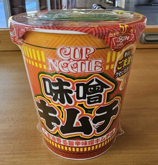 カップヌードル 味噌キムチ 辛さレベル２